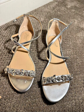 Jewel Badgley Mischka Jeweled Silver Sandals US 10 Like New
